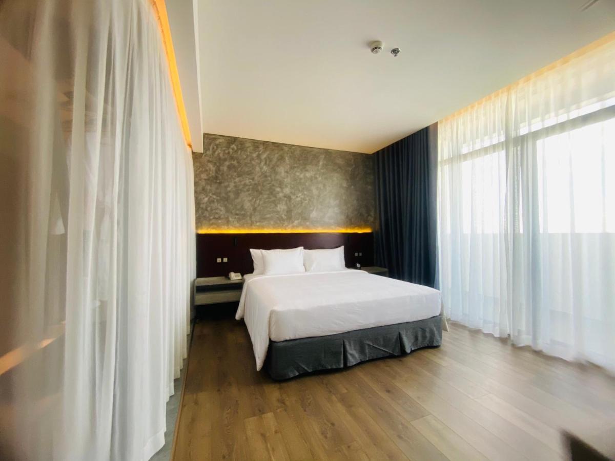 Newcc Hotel And Serviced Apartment Куангнгай Экстерьер фото