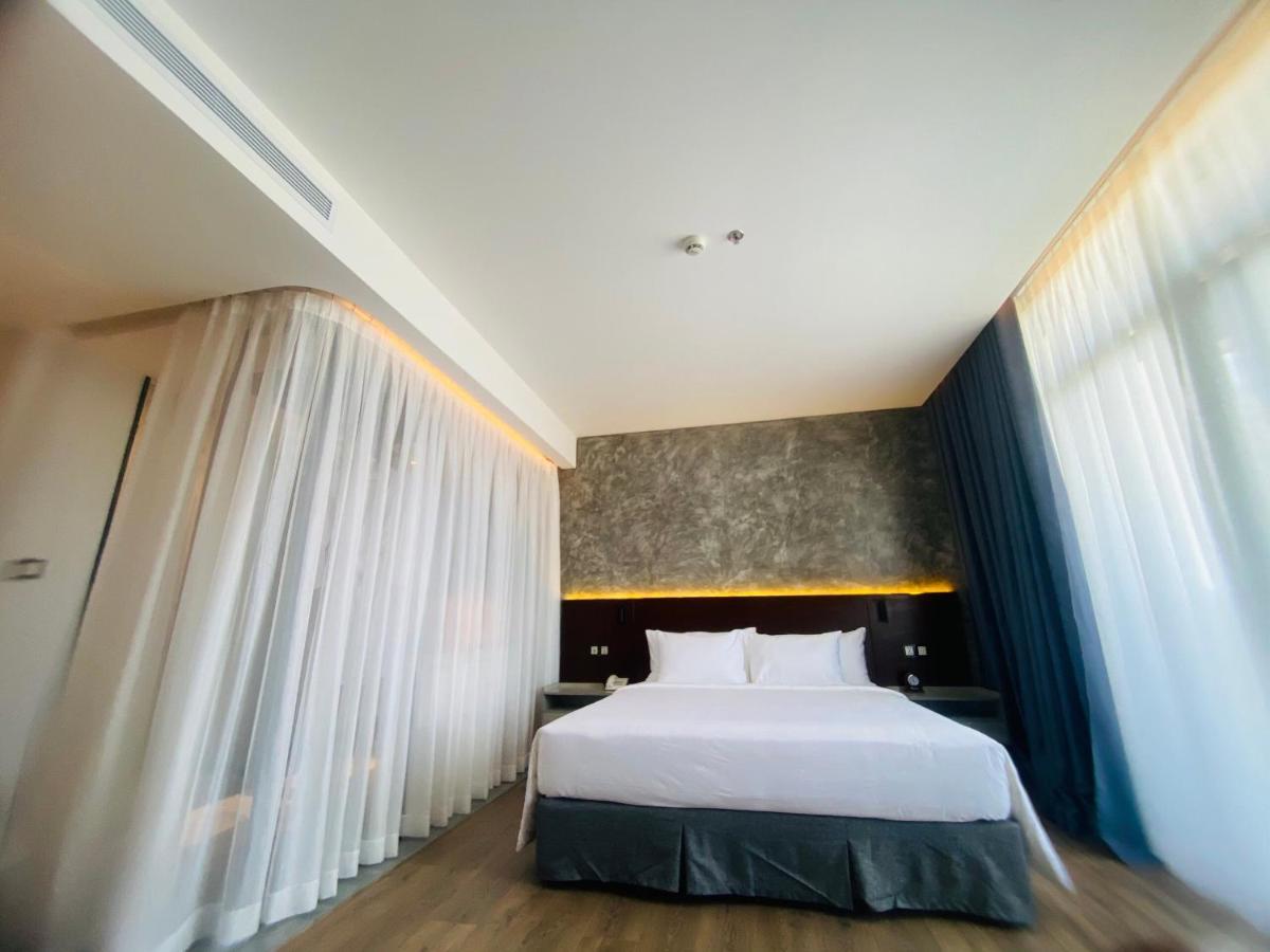 Newcc Hotel And Serviced Apartment Куангнгай Экстерьер фото