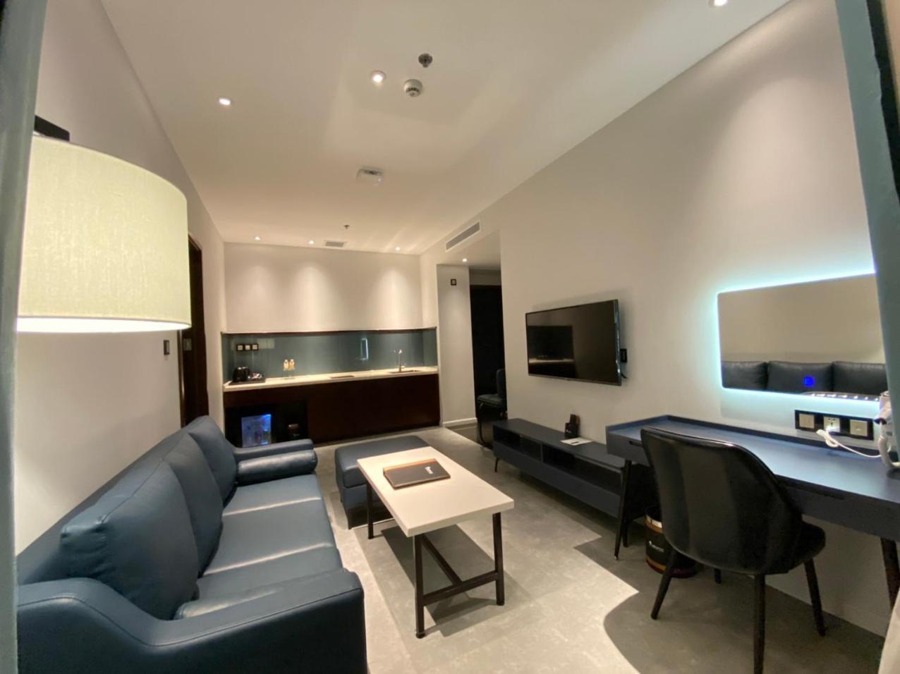 Newcc Hotel And Serviced Apartment Куангнгай Экстерьер фото